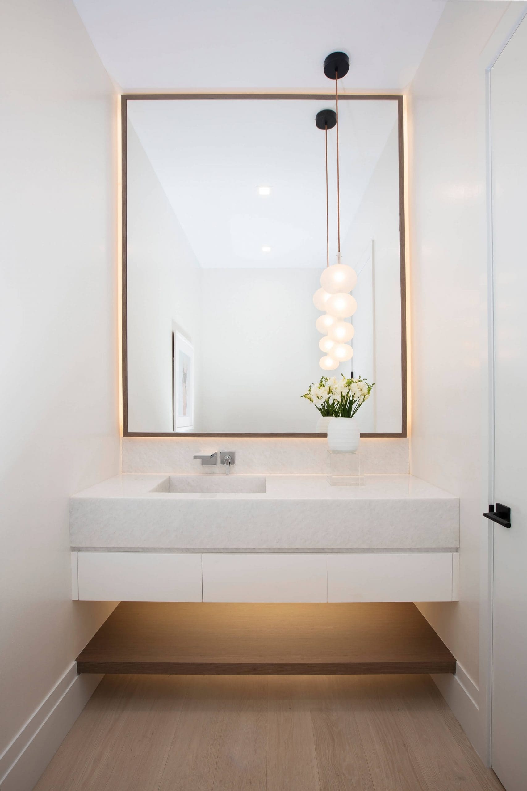 Milina powder room