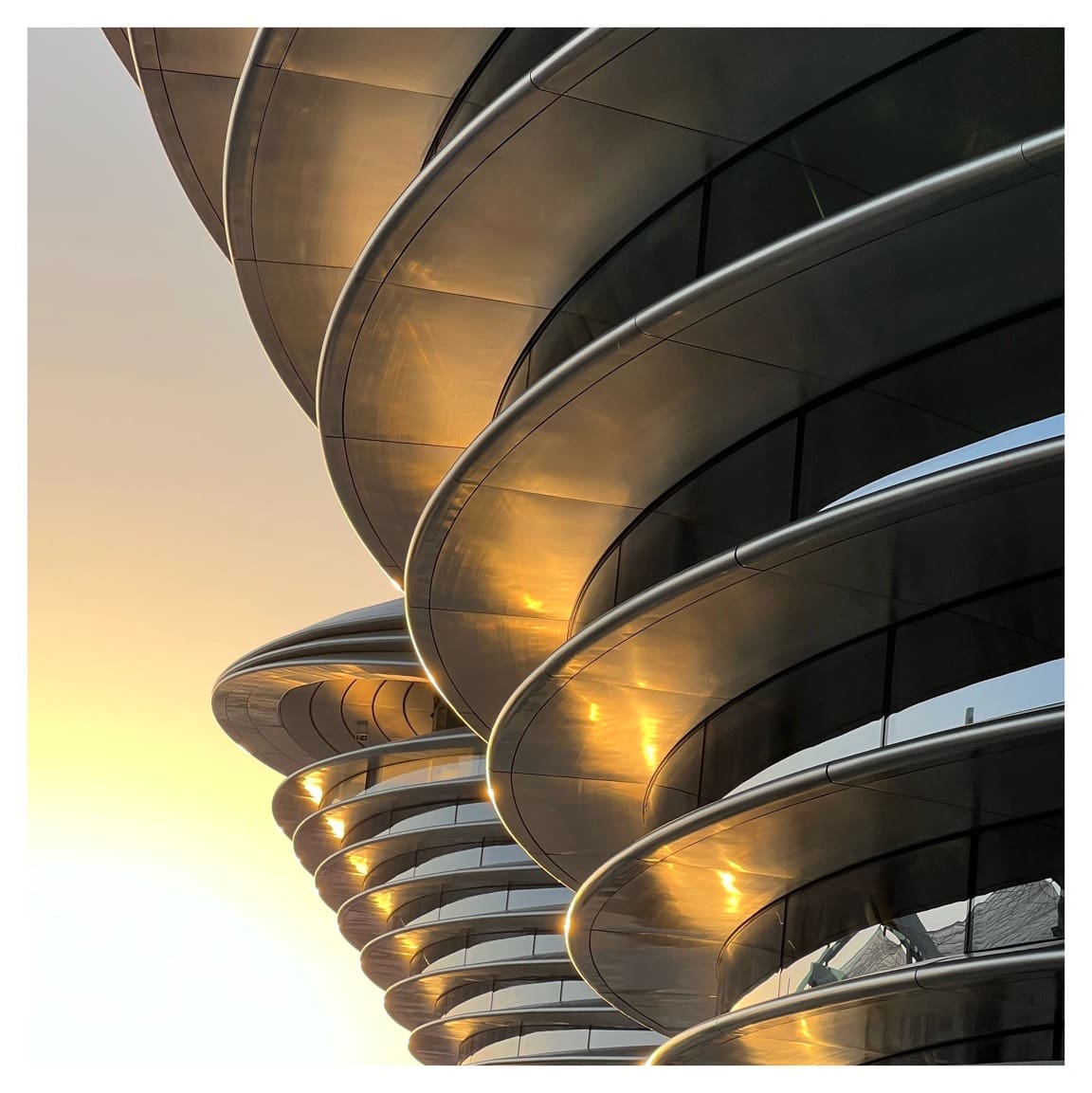 DUBAI METAL BUILDING