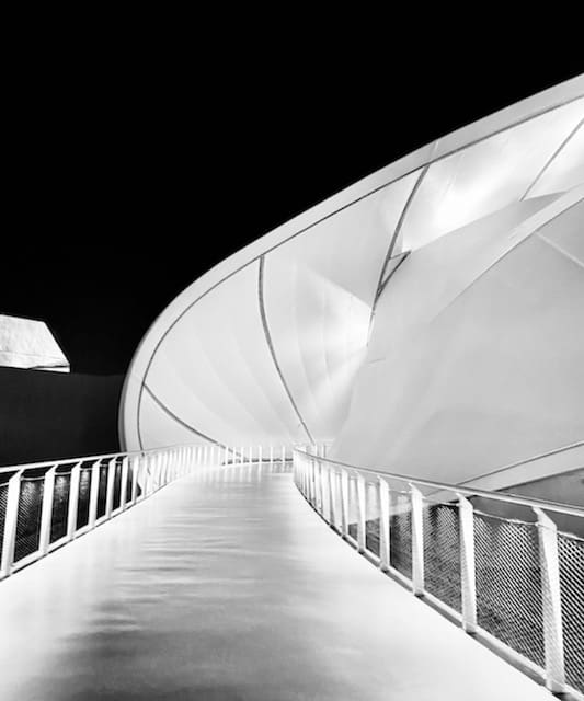 DUBAI WALKWAY DAVID CHARETTE